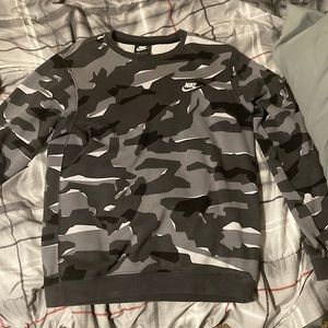 Nike camo crew neck